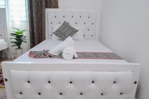 Palmers Diani-3bedroom beach house