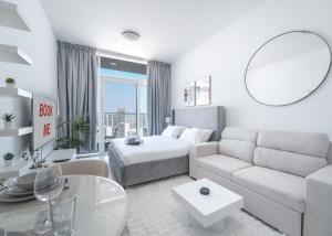Free housekeeping visits during your stay - StayShort - Jumeirah Village Circle Studio with Amazing Amenities