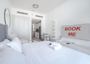 Free housekeeping visits during your stay - StayShort - Jumeirah Village Circle Studio with Amazing Amenities