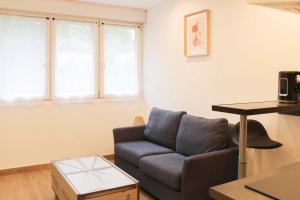 Modern studio quiet and close to Paris