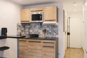 Modern studio quiet and close to Paris