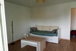 Bright apartment with pool and tennis