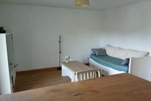 Bright apartment with pool and tennis