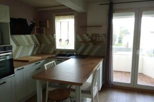 Bright apartment with pool and tennis