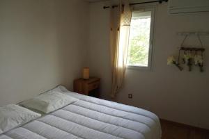 Bright apartment with pool and tennis