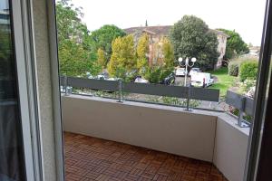 Bright apartment with pool and tennis