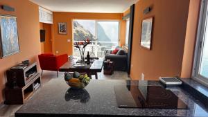 Cliffhanger spectacular view over North Coast