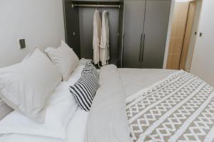 Apartment in Nairobi - Luxury Stay Near JKIA with Pool