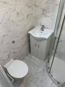 Comfort Rooms - East Croydon