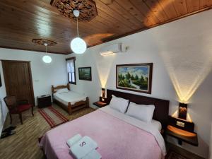 Denis GuestHouse 1930