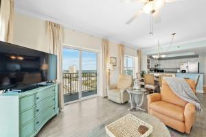 Crystal Shores West 1008 by Youngs Suncoast