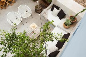 Downtown SURF SHACK- steps from main surf break