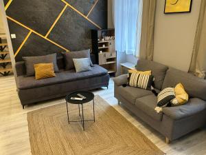 Majestic Central Loft with Two Bedroom by the Synagogue