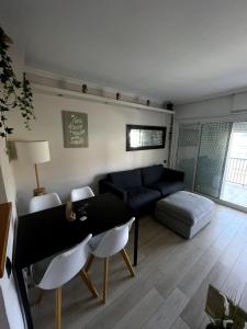 Ocean View Sunny Beach Apartment Castelldefels