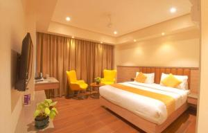 Hotel S R PLAZA