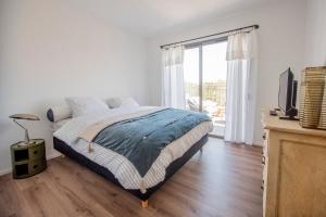 2 bedroom Sun & Terrace with sea view