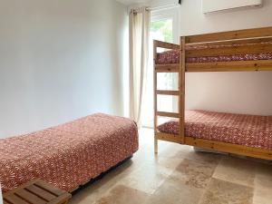 Vue mer incroyable, piscine, tennis et accès plage - 3 chambres