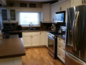Long term only - 4BR Riverfront Retreat with Private Pool and Yard
