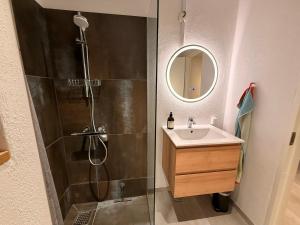 Cozy, totally renovated apartment, sleeps 6