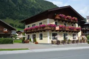 Pension Dorfplatzl - Bad Fusch