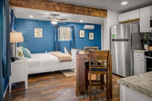 16 Creekside Retreat