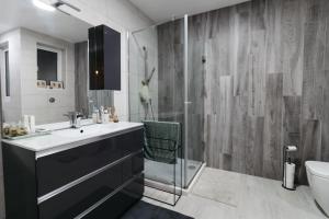 Bright and Modern Apt with an Industrial Touch