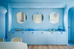 Architects Apartment with Sea & Cathedral View