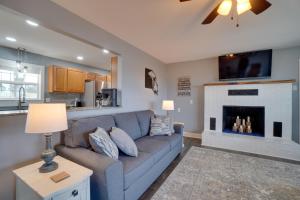 Table Rock Lake Home - Fire Pit & Lake Views!