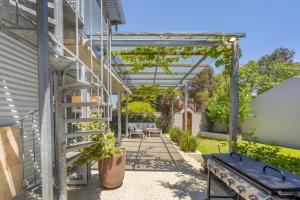 Sunset Views - walking distance to Fremantle CBD