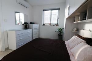 Bright and Modern Apt with an Industrial Touch