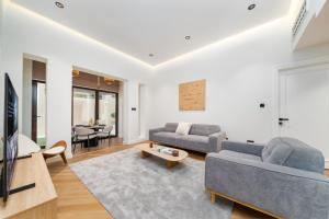Newly Refurbished Luxury Garden Apartment with Burj Khalifa View and Direct Pool Access in Downtown Dubai
