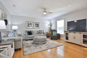 Tropical Treehouse - By SkyRun Anna Maria