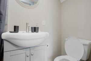 Studio Cottage in Pine Lake #6