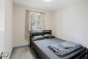 2-Bedroom Cottage #10 - Pitch Pine