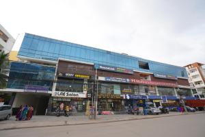 Madhura Luxury Hotel & Banquets