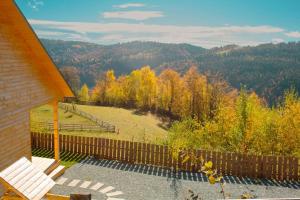 Cabana de sub mesteceni