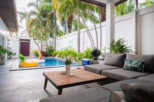 Majestic Residence Pool Villa Private Beach