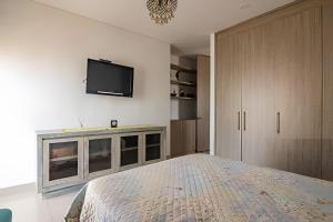 Lujoso Apto de 2 habitaciones en piso 23-Infinitum