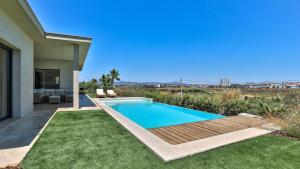 Brand New Waterfront Villa with pool