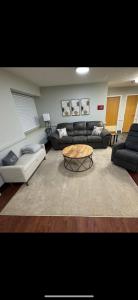 Spacious Home Sleeps 14 Handicap Accessible