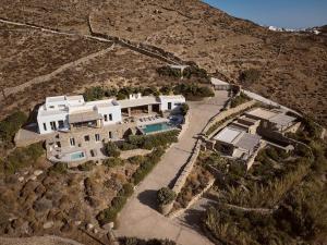 Villa Amra - Secluded Mykonos Haven with Sea Views, Heated Pool, Gym & Hammam