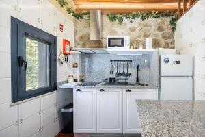 Quintinha do Varoso - Little Red Cottage House