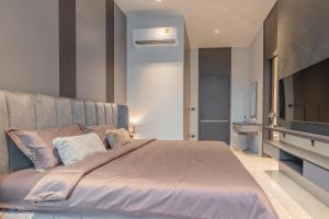 Modern 5BR Pool Villa Pattaya