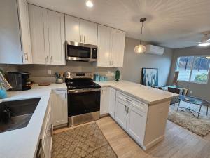 Beautiful new construction 1br with full size appliances centrally located