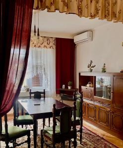 Small Hill Guesthouse