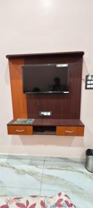 Rudraksh Kashi inn guest house