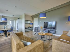 SeaLuxe Residence 27C