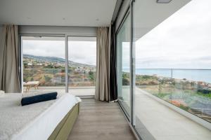 Sunny Ocean View Villa - Calma