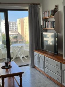 Newly Renovated Private Suite Beachfront & Steps to the Marina