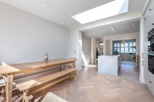Modern 3BD Home with Garden West London